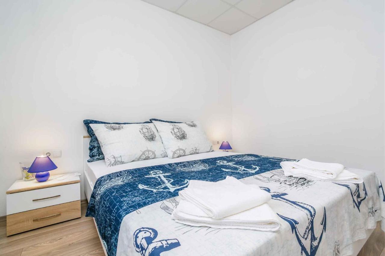 Apartments In Cizici/Insel Krk 31083 المظهر الخارجي الصورة