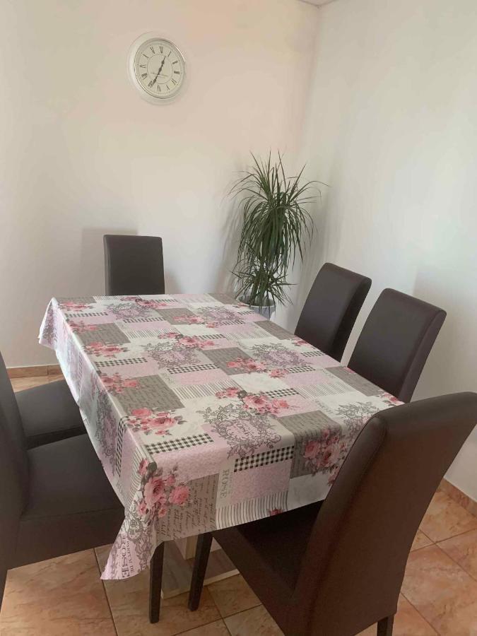 Apartments In Cizici/Insel Krk 31083 المظهر الخارجي الصورة