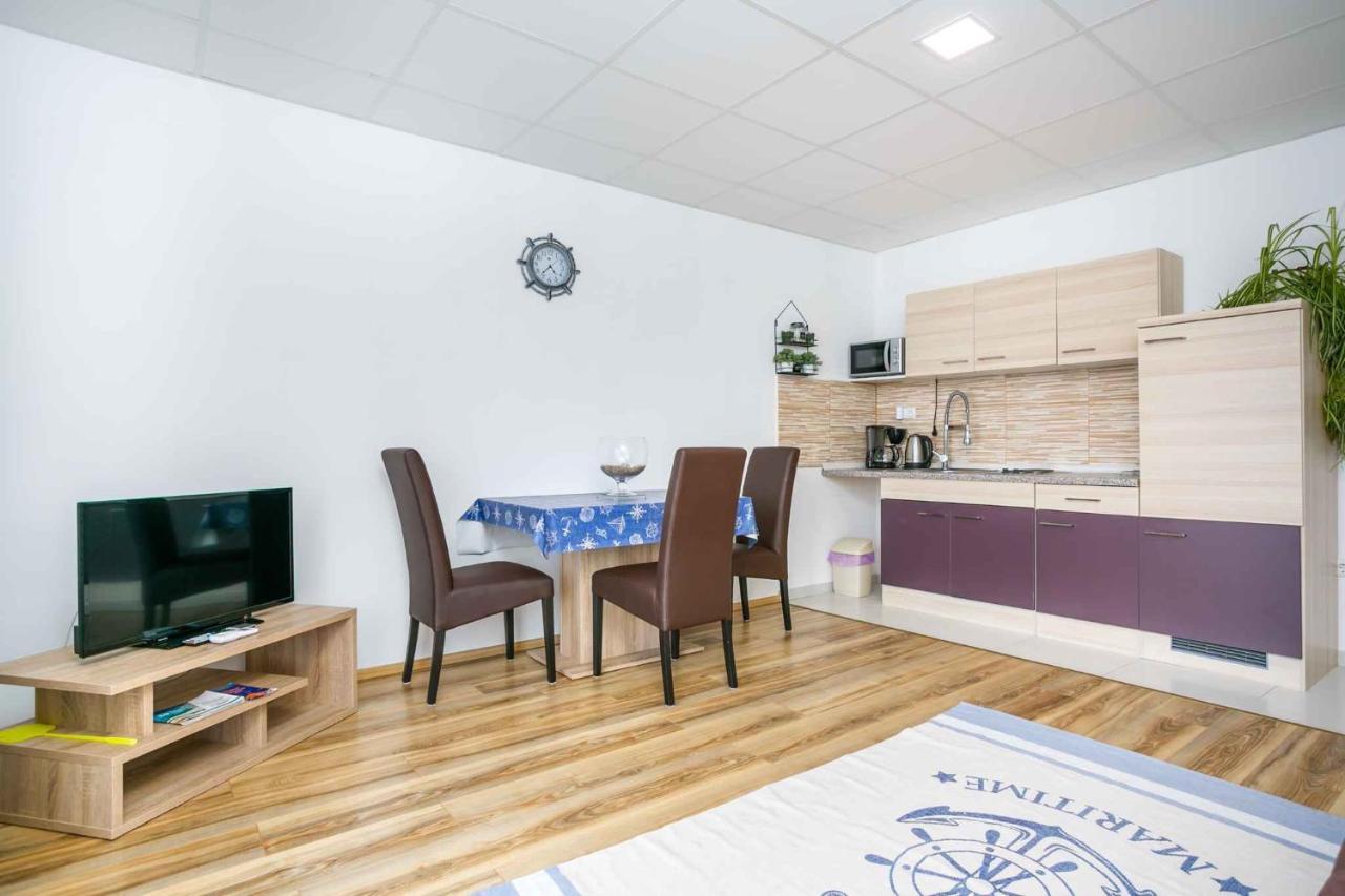 Apartments In Cizici/Insel Krk 31083 المظهر الخارجي الصورة