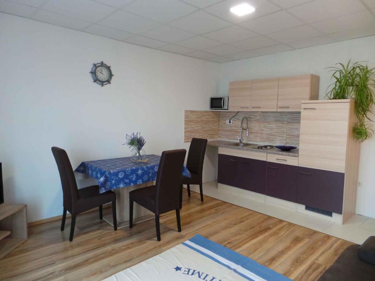 Apartments In Cizici/Insel Krk 31083 المظهر الخارجي الصورة