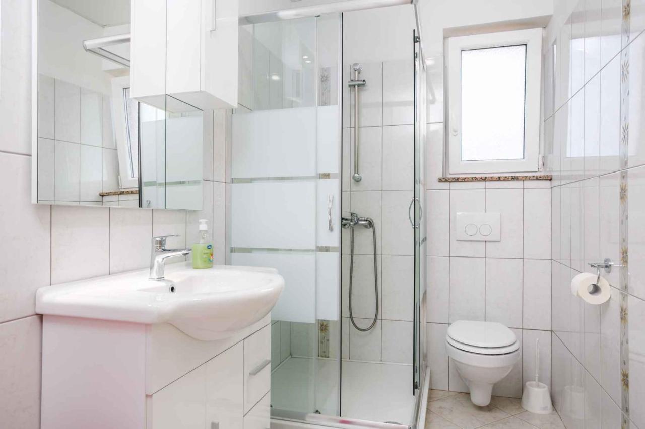 Apartments In Cizici/Insel Krk 31083 المظهر الخارجي الصورة
